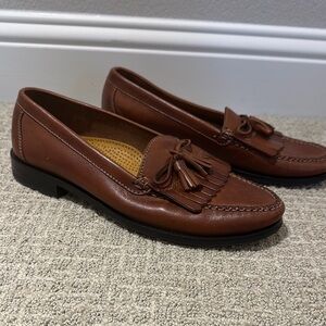 Cole Haan Brown Leather Tassel Loafers never worn